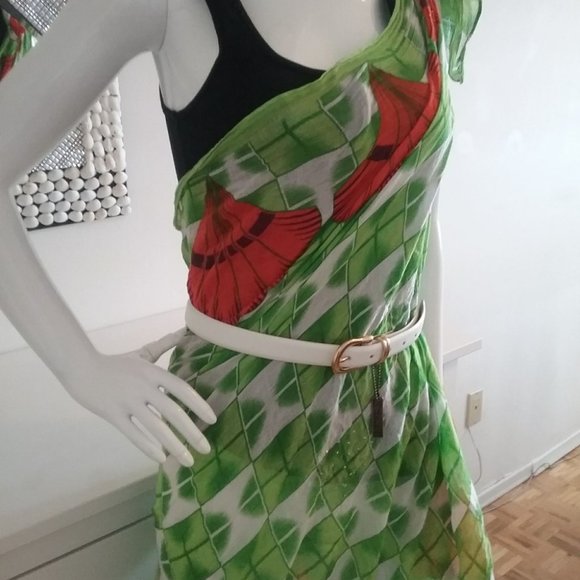 Green and White Beach Wrap - Picture 8 of 10